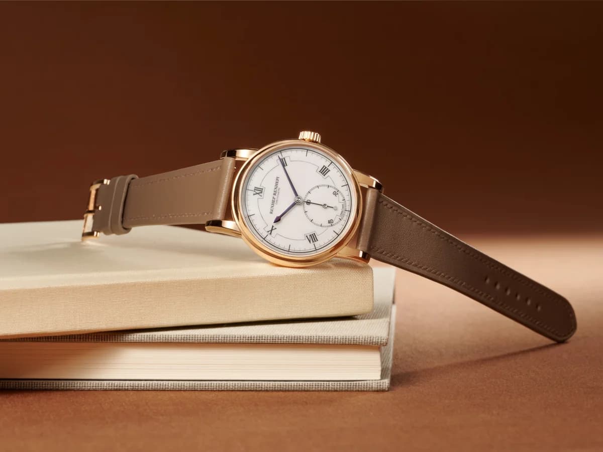 Rose gold lifestyle: the white grand feu enamel in natural light
