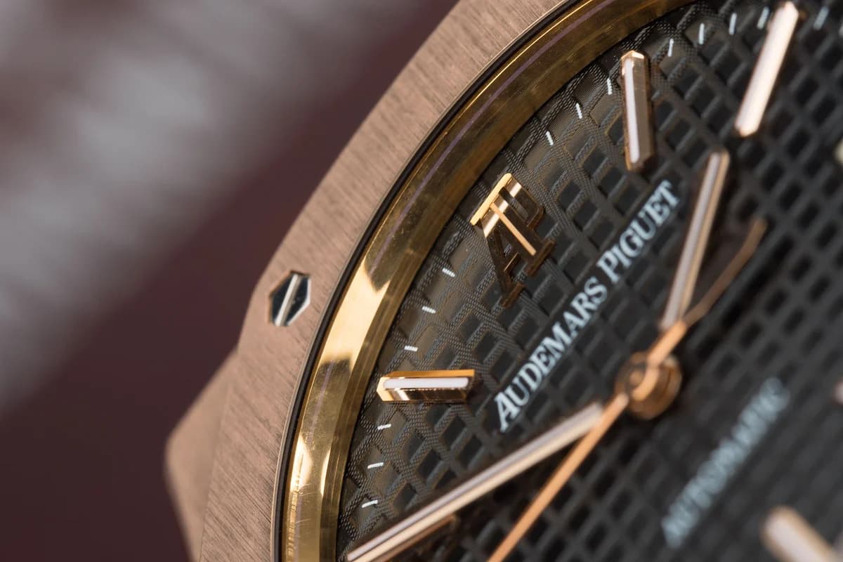 Audemars Piguet Royal Oak 15300OR detail 4