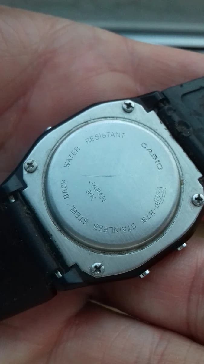 Casio F-87W & F-91W detail 5