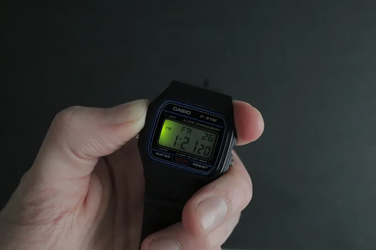 Casio F-87W & F-91W detail 12
