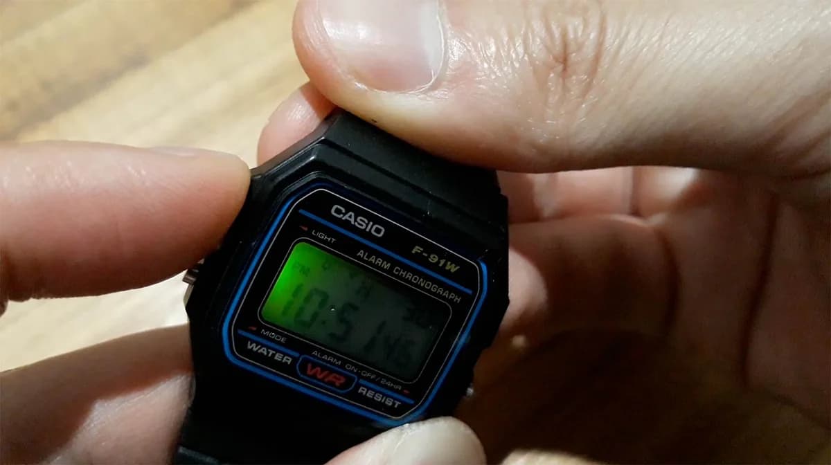 Casio F-87W & F-91W detail 11