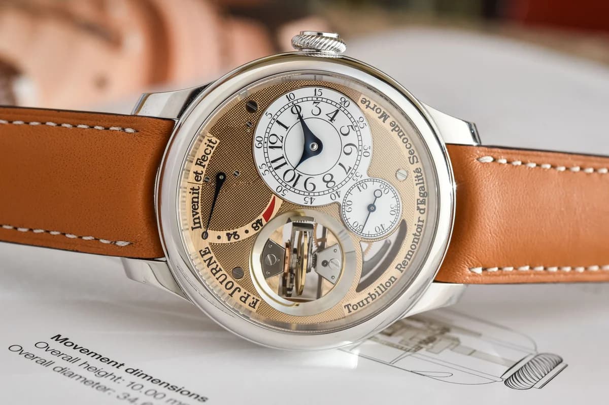 Tourbillon Souverain on platinum bracelet with jade-toned dial variant