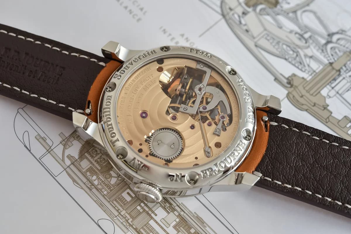 Side profile showing the crown and case thickness of the Tourbillon Souverain Vertical