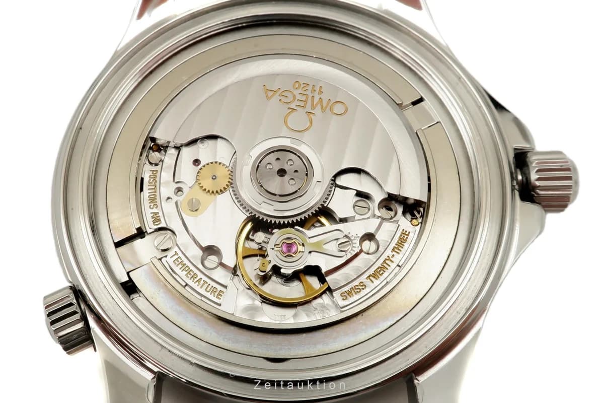 Seahorse caseback engraving