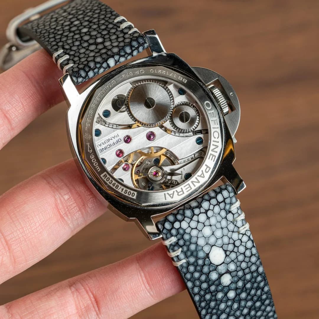 Panerai Luminor Marina PAM111 detail 2