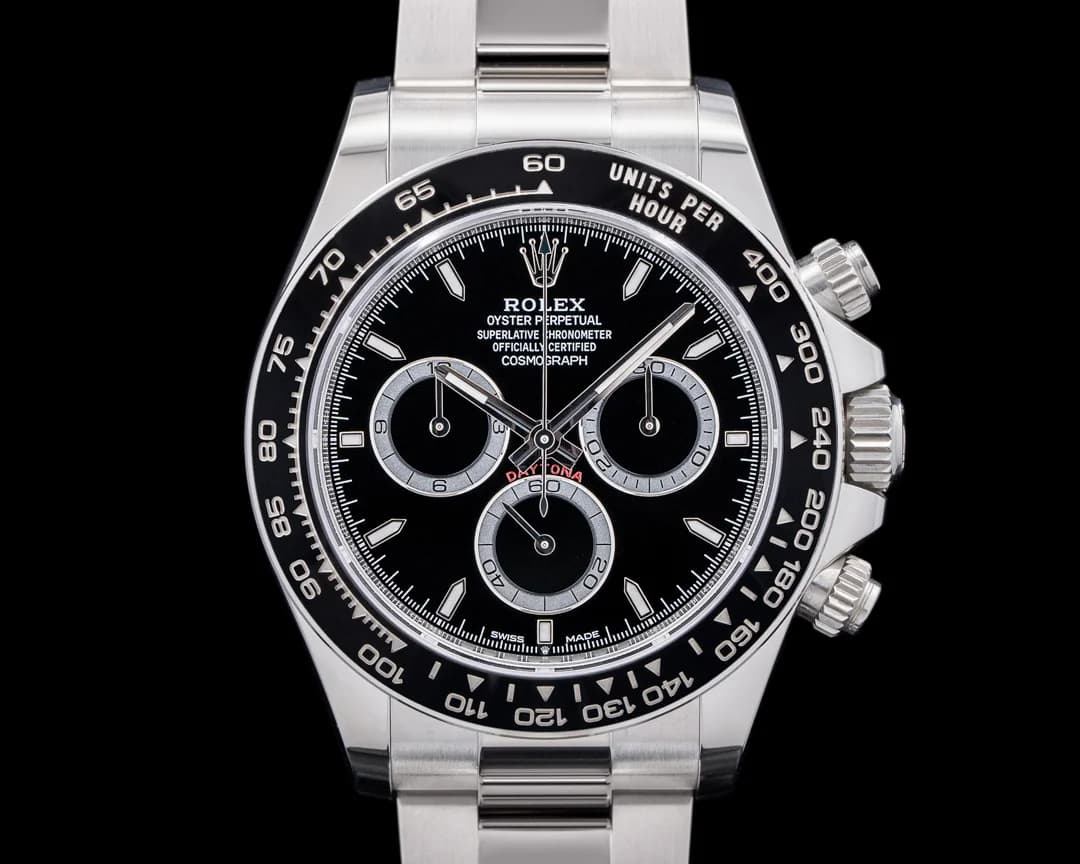 Cerachrom tachymetric bezel with PVD platinum numerals