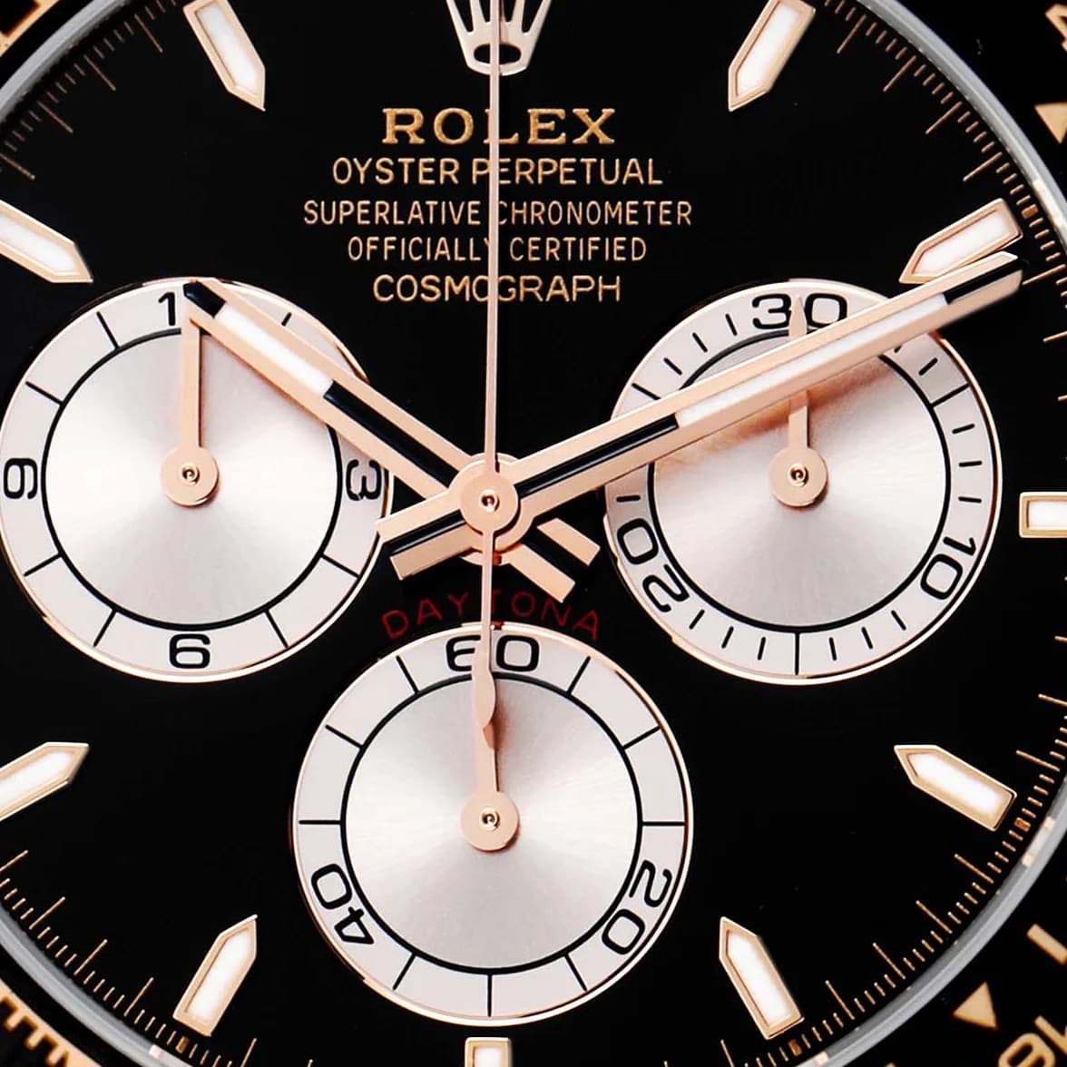 Everose gold Oysterlock folding clasp with Rolex coronet and brushed finishing