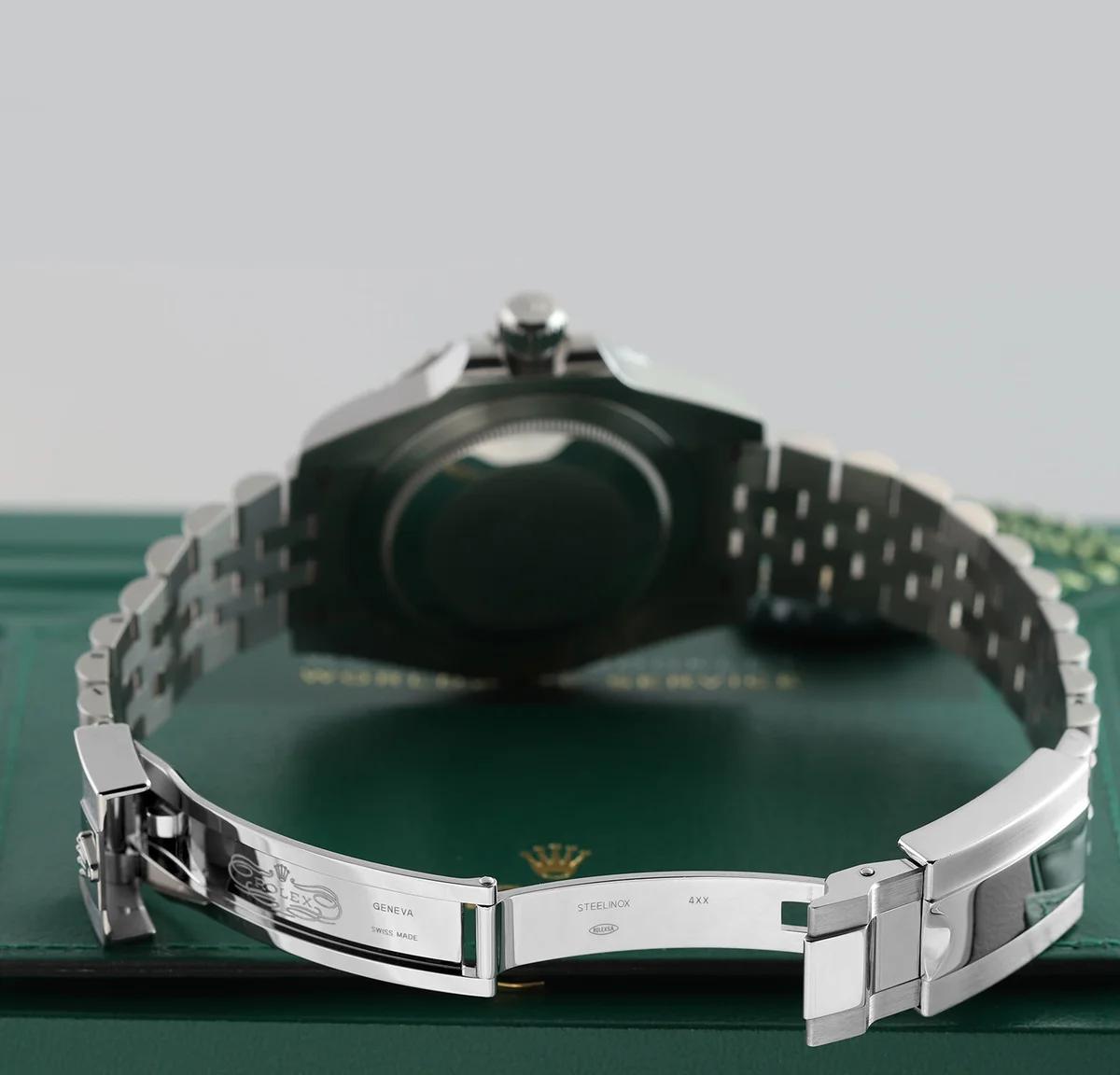 The same 126710BLNR reference on the Oyster bracelet. This is the Batman configuration versus the Batgirl on Jubilee.