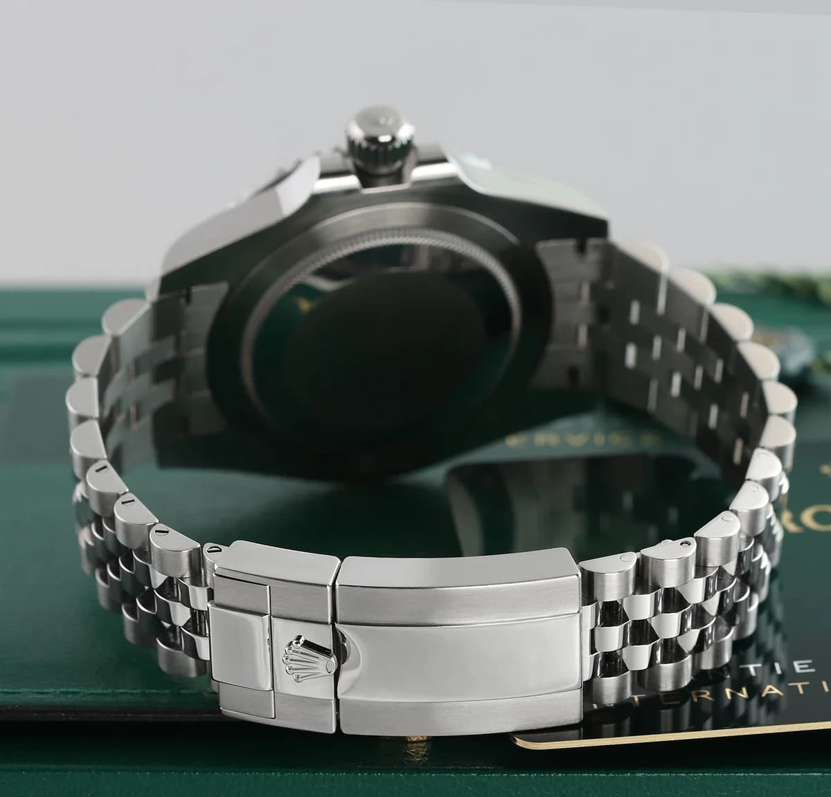 The Jubilee bracelet's five-link construction up close. Three polished center links flanked by two brushed outer links per row.