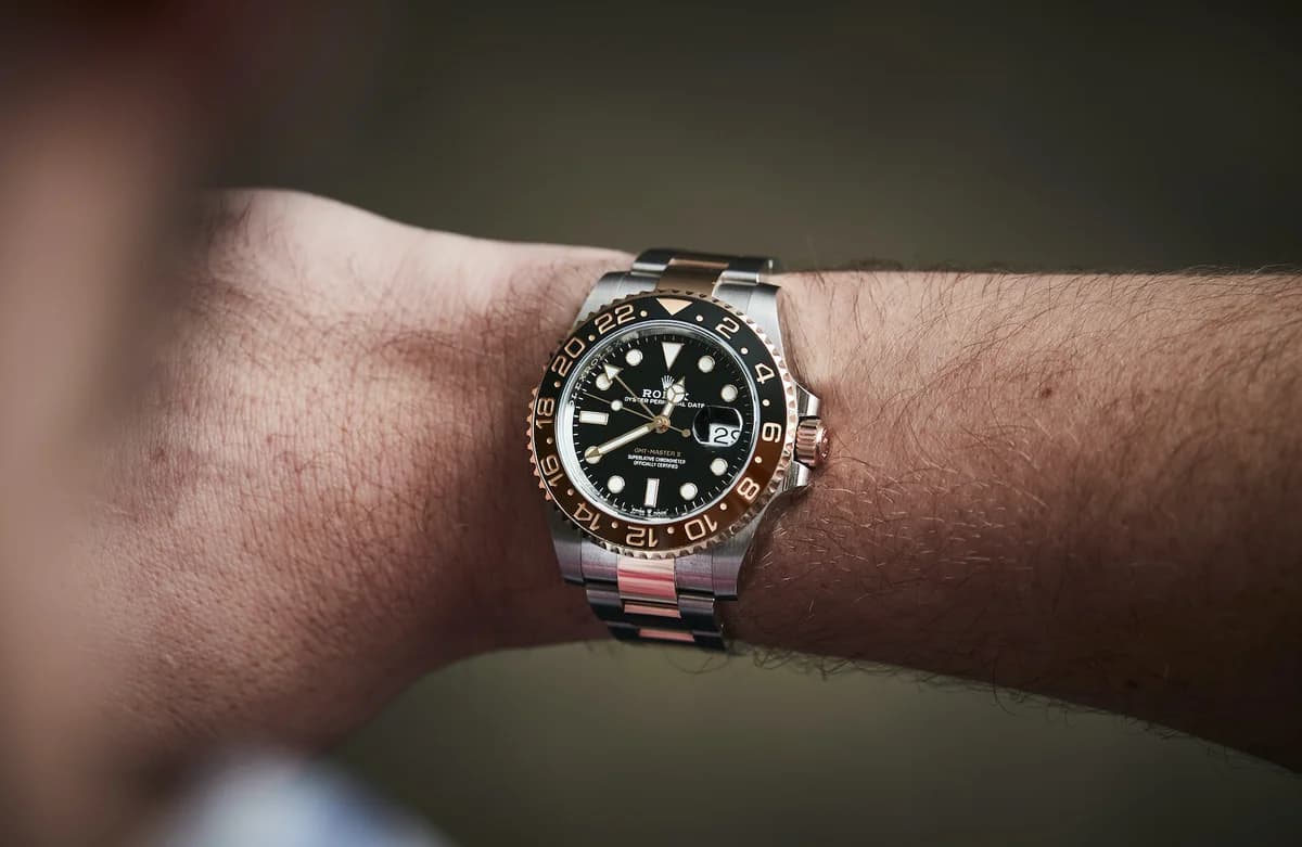 Rolex GMT-Master II "Rootbeer" detail 9