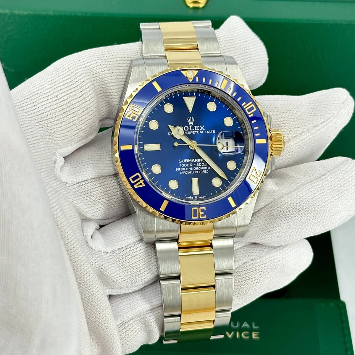 Rolex Submariner Date "Bluesy" detail 12
