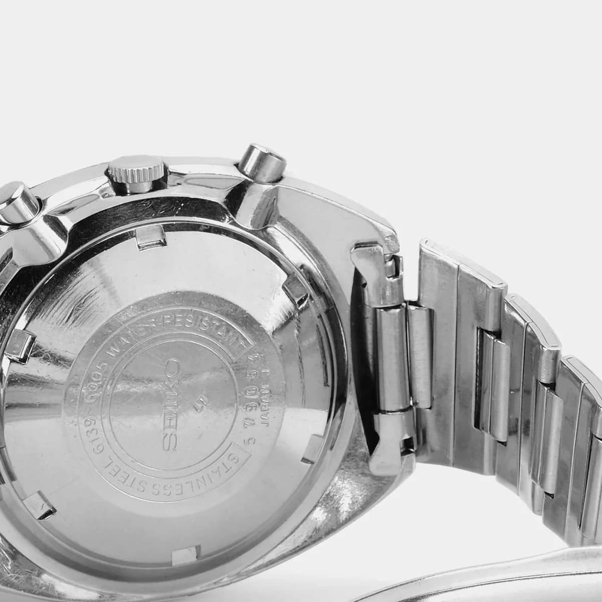 The Caliber 6139B movement. First chronograph to use both a column wheel and vertical clutch.