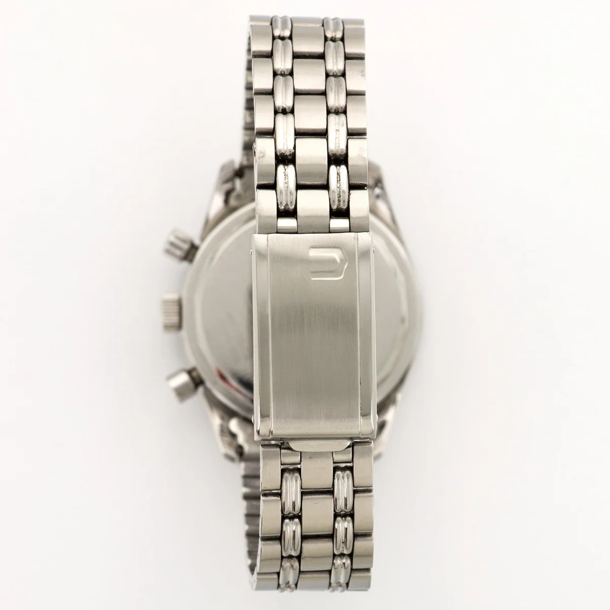Solid steel caseback with the reference number 885103/02 engraved. The screw-in caseback keeps the Valjoux 72 protected.