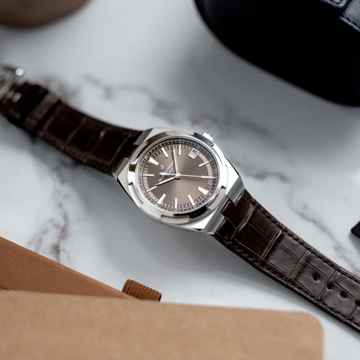 Vacheron Constantin Overseas Brown Dial detail 5