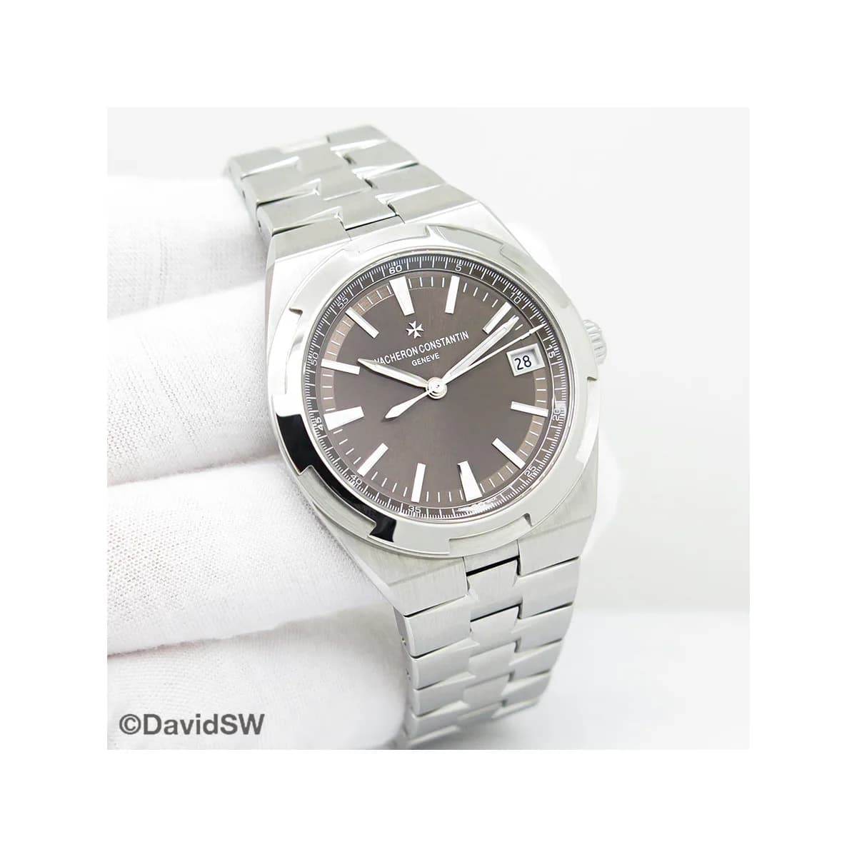 Vacheron Constantin Overseas Brown Dial detail 11