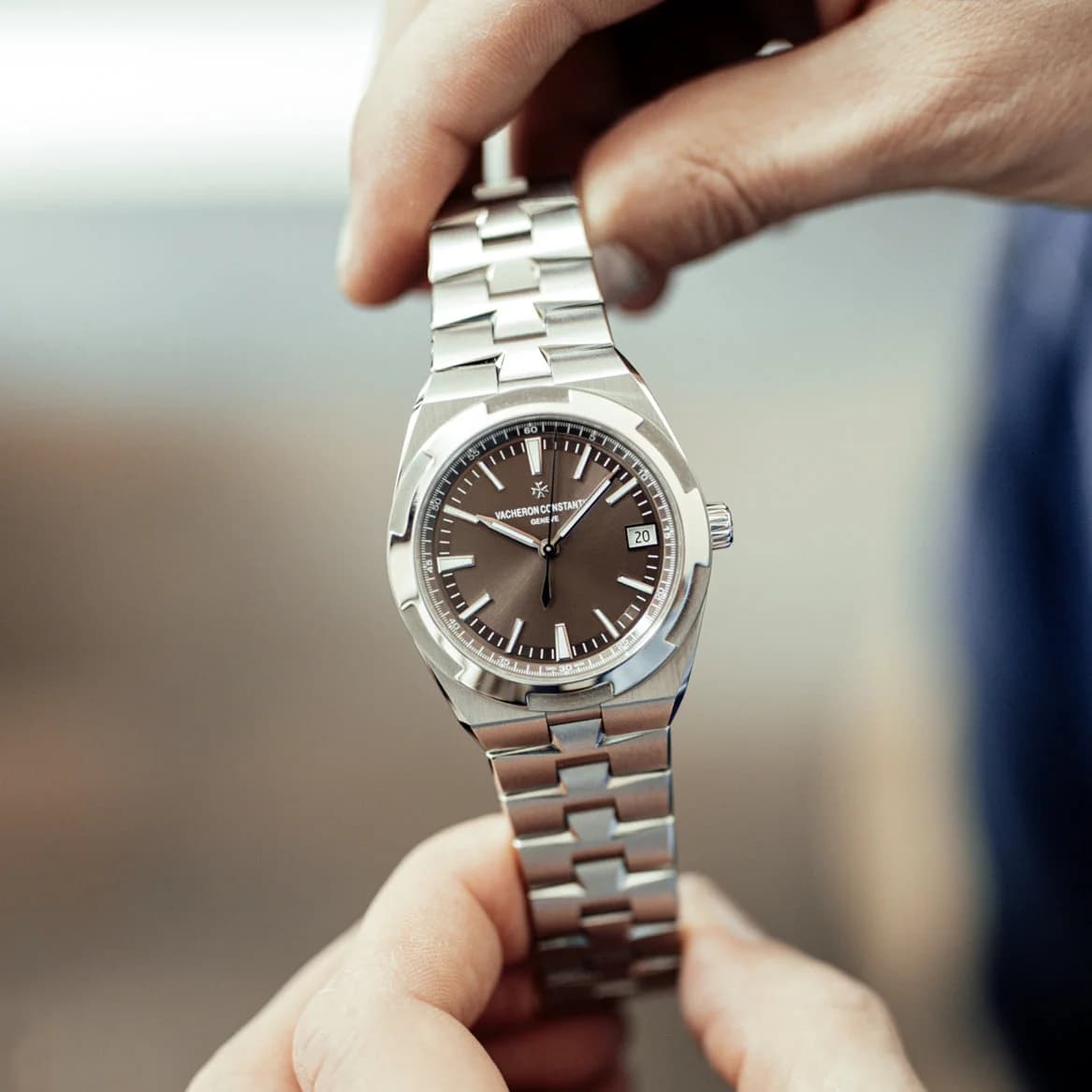 Vacheron Constantin Overseas Brown Dial detail 10
