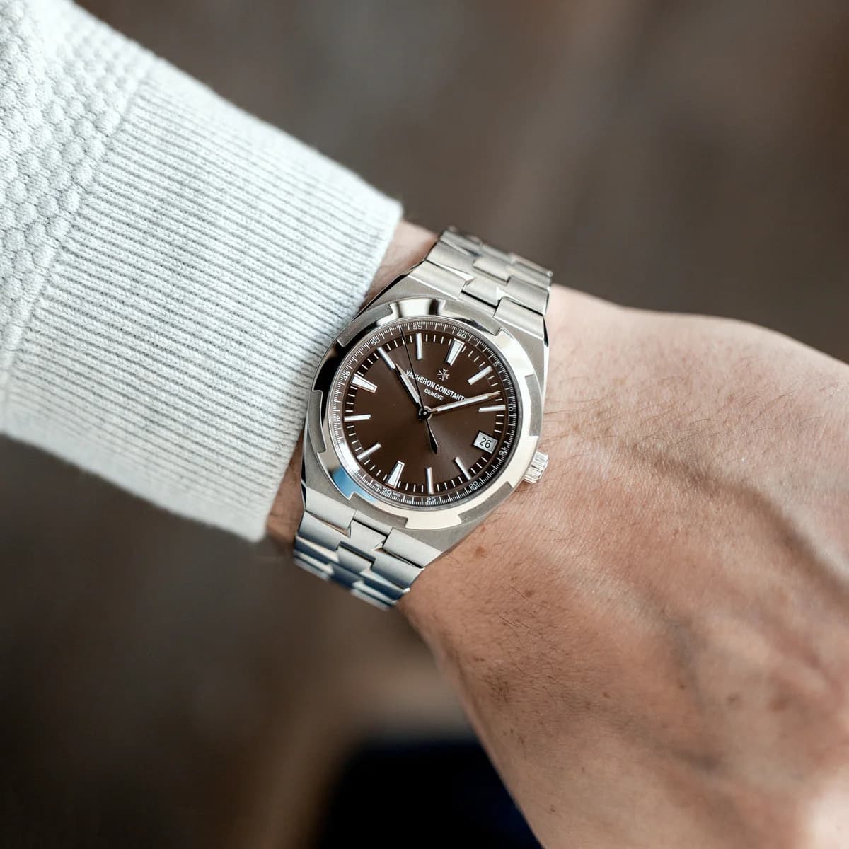 Vacheron Constantin Overseas Brown Dial detail 12