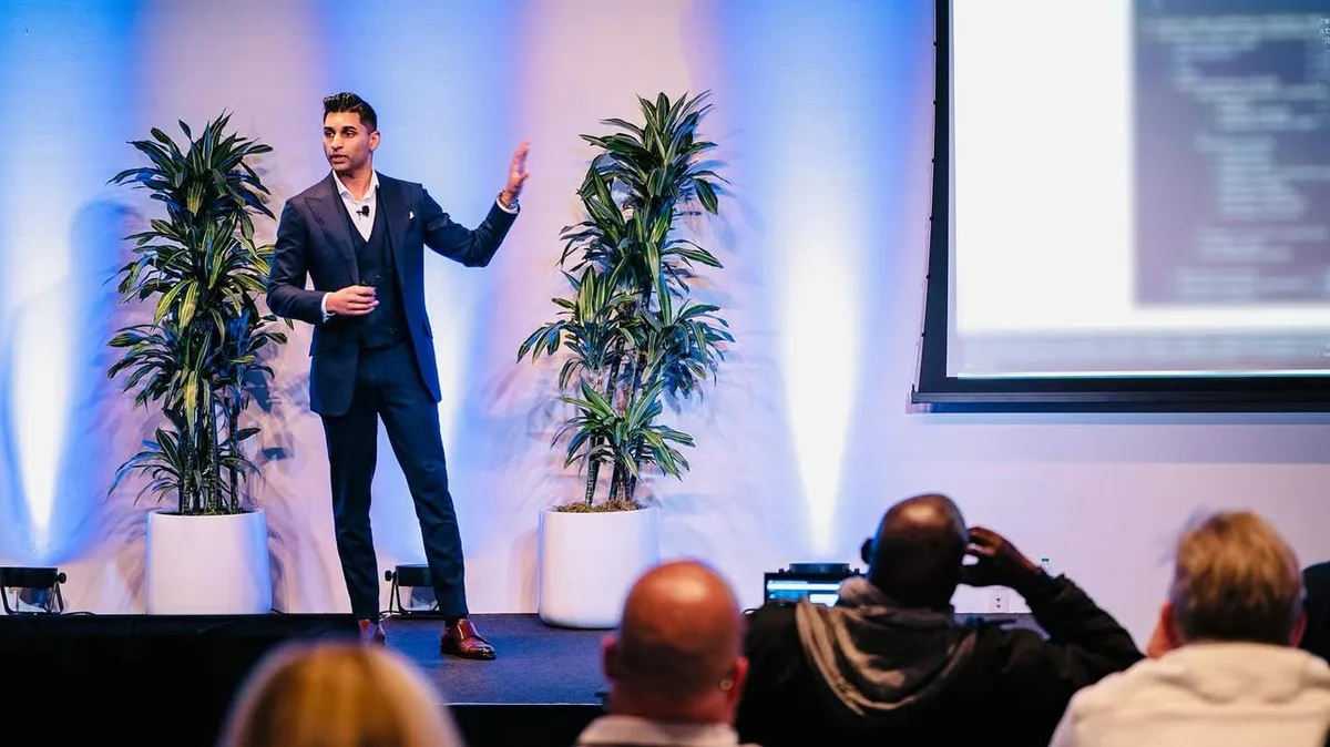 The Power of Niche: Why Specialized Businesses Win in Competitive Markets